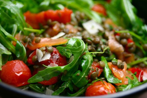 Smoked salmon and lentil salad