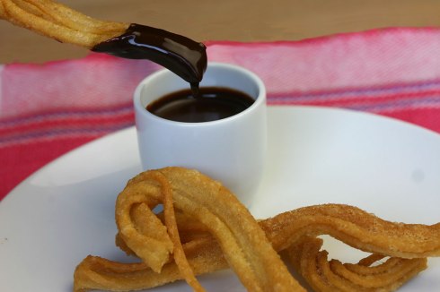 churros with chocolate sauce